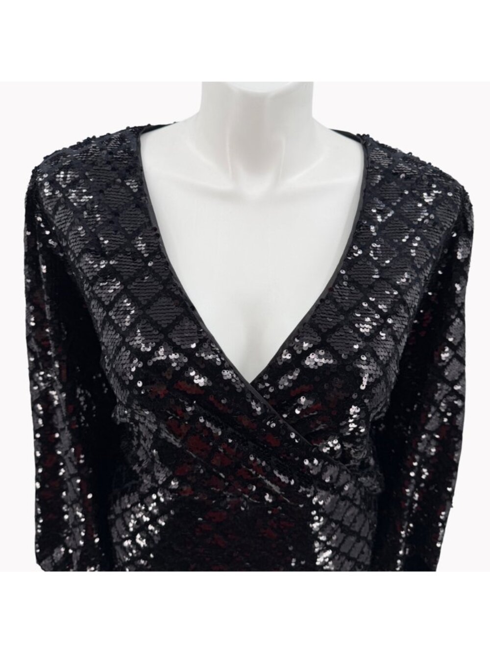 Torrid Black Sequin Surplice Mini Dress Size 22 Long Sleeve and Pockets New - Picture 3 of 12